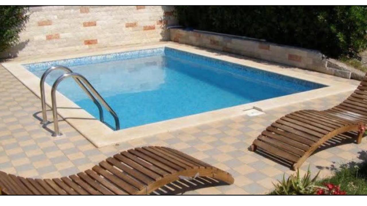 روفينج Olive Tree Apartments المظهر الخارجي الصورة