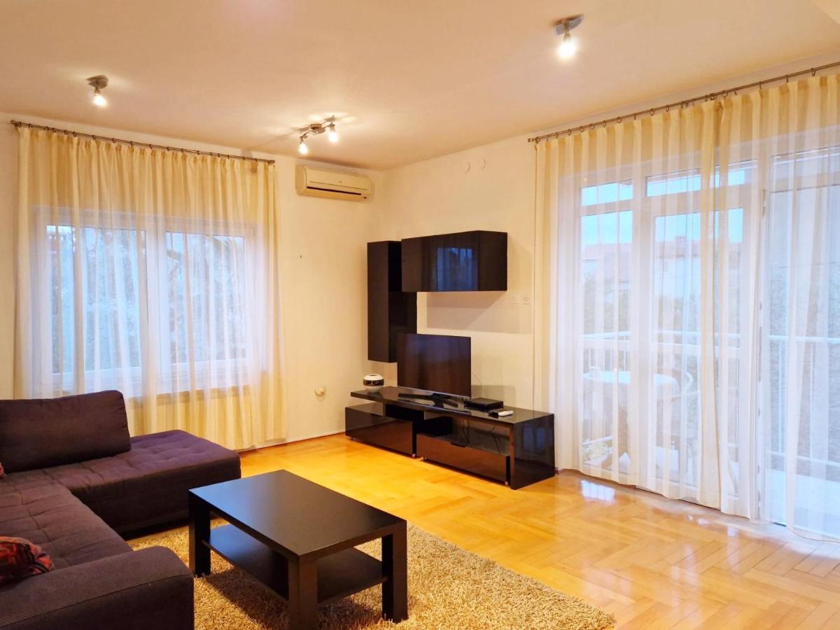 روفينج Olive Tree Apartments المظهر الخارجي الصورة