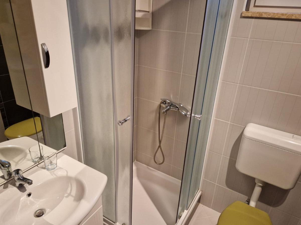 روفينج Olive Tree Apartments المظهر الخارجي الصورة