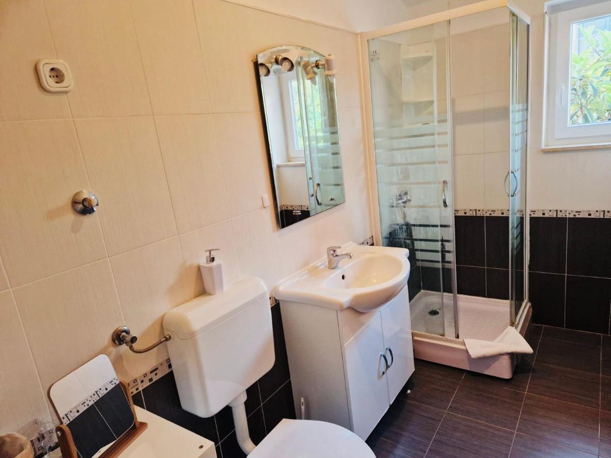 روفينج Olive Tree Apartments المظهر الخارجي الصورة